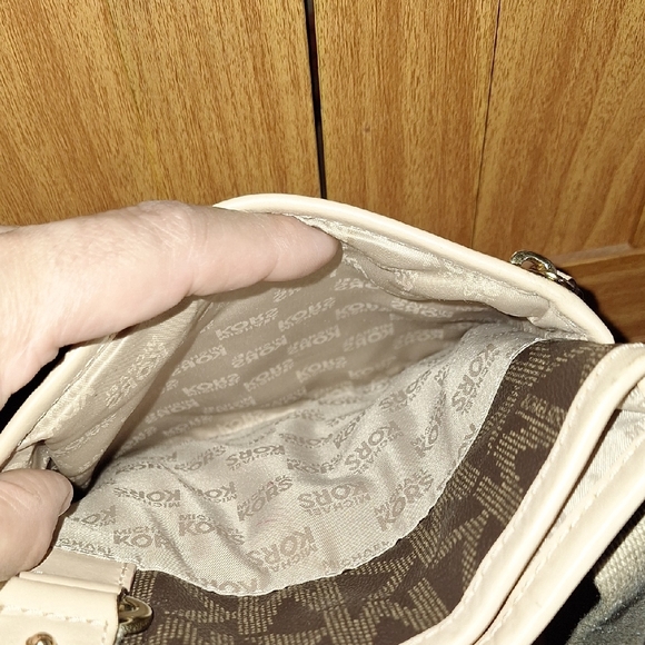 Michael Kors- Jet Set Crossbody Bag (Brown And Tan) W/ Wallet - Picture 6 of 12